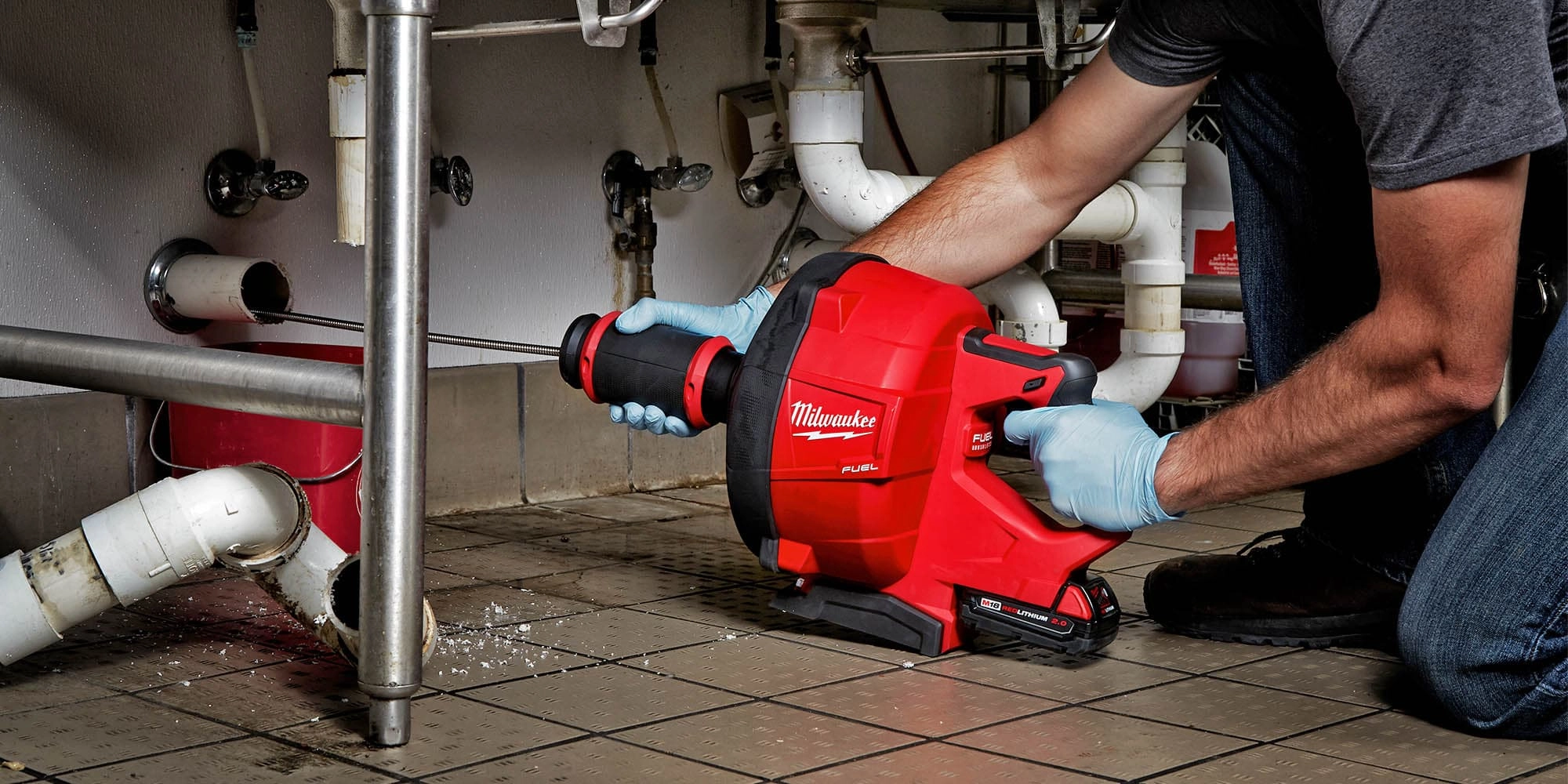 Service de nettoyage et débouchage urgence 24/7 à Montréal, Laval, Rive-Nord / Entreprise Débouchage Drain Montréal / AAA Complete Drainage